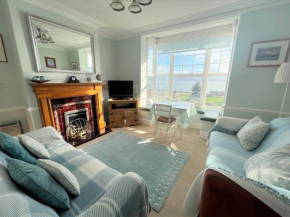 2 Bed in Aberdovey DY017